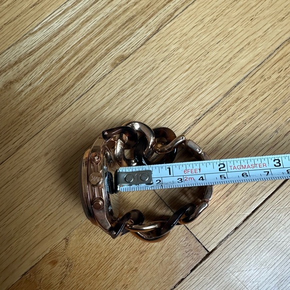 Michael Kors Two Tone Chain Link watch - Picture 5 of 5